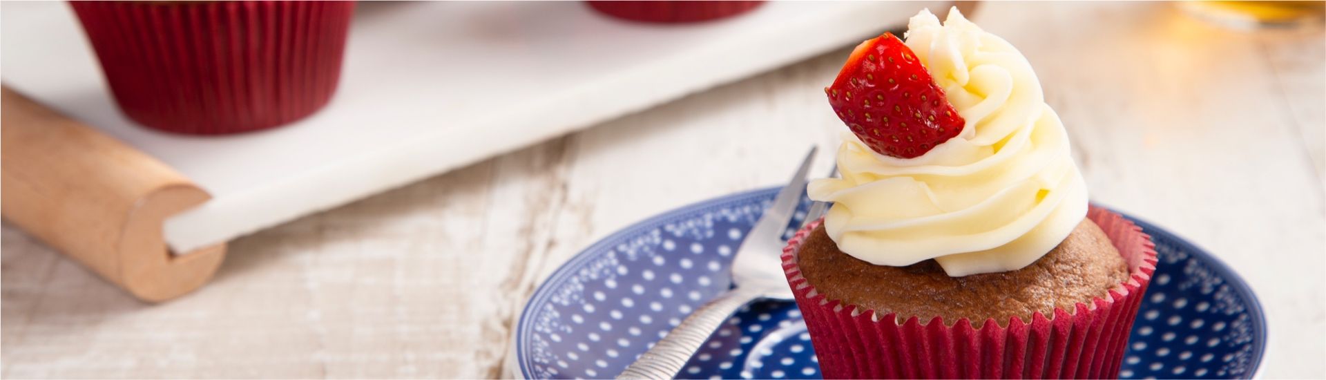Cupcake de bombom com morango