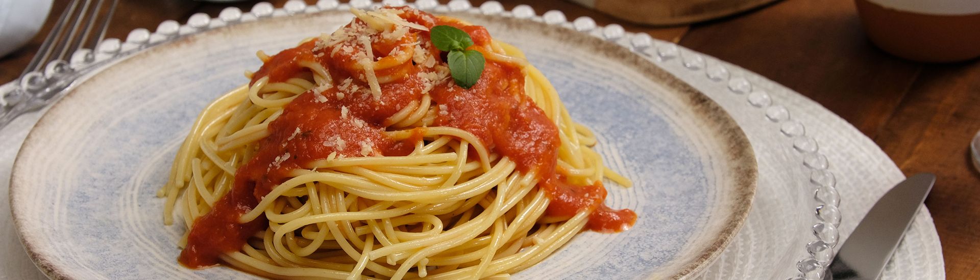 Espaguete ao molho sugo
