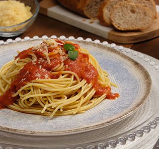 Receita Espaguete ao molho sugo
