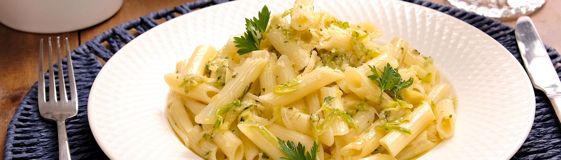 Macarrão sem glúten com abobrinha