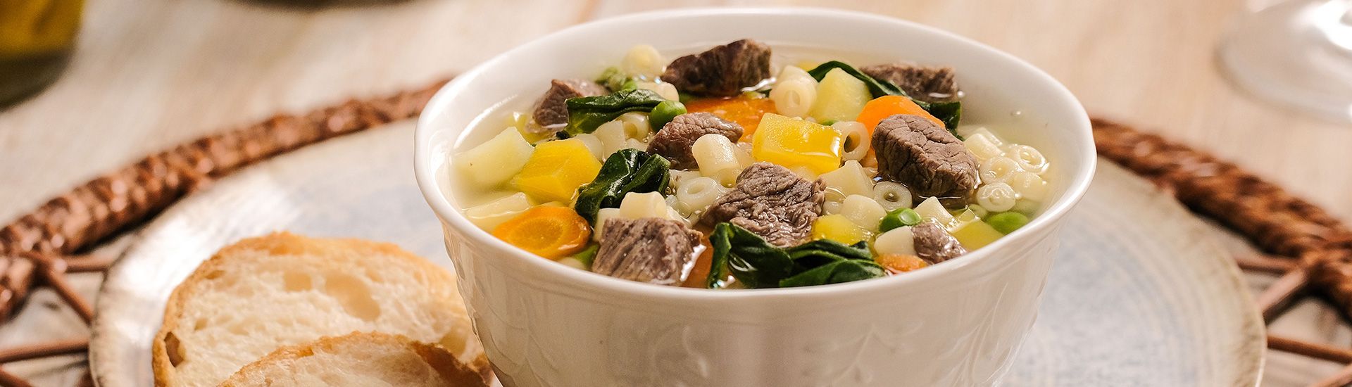 Sopa de Macarrão com Carne
