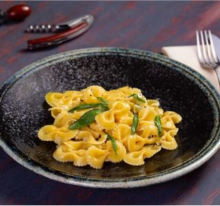 Receita Macarrão com manteiga e sálvia