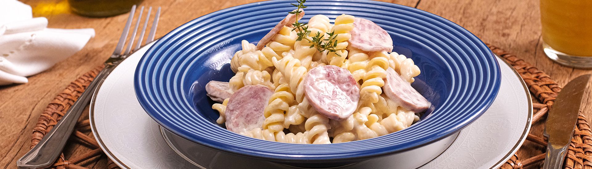 Macarrão com calabresa e creme de leite
