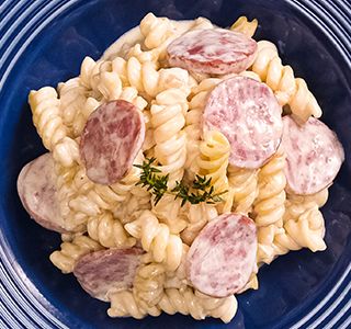 Receita Macarrão com calabresa e creme de leite