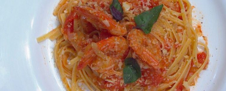 Linguine ao Pomodoro com Camarões - Edleide Araújo
