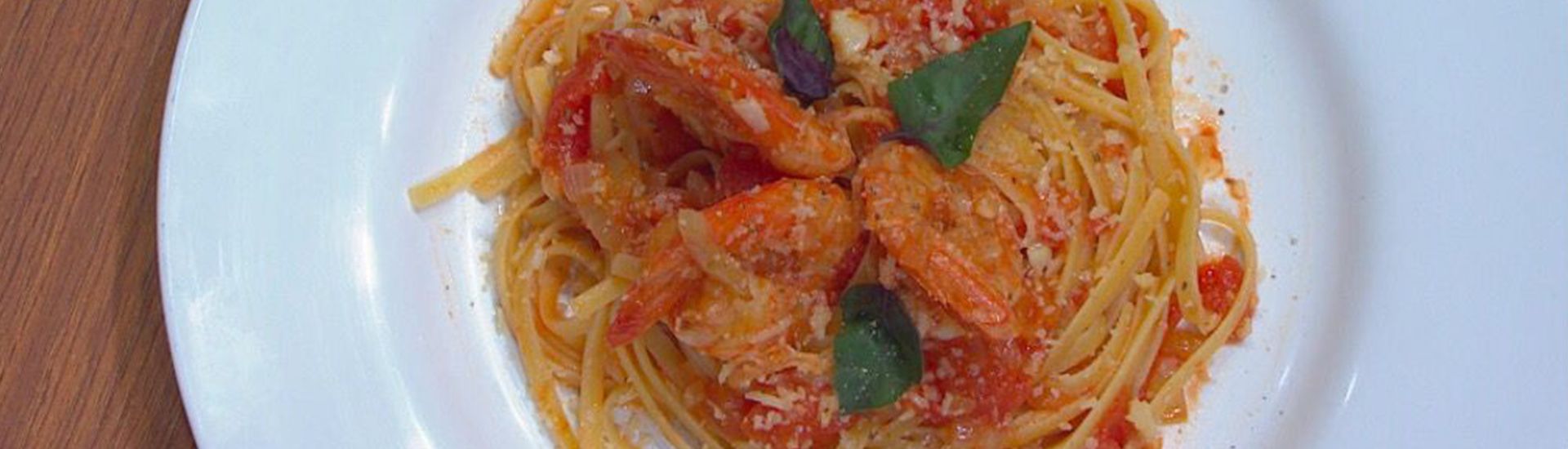 Linguine ao Pomodoro com Camarões - Edleide Araújo