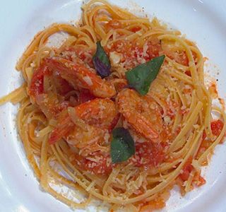 Receita Linguine ao Pomodoro com Camarões - Edleide Araújo