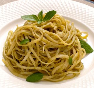 Receita Macarrão ao molho pesto