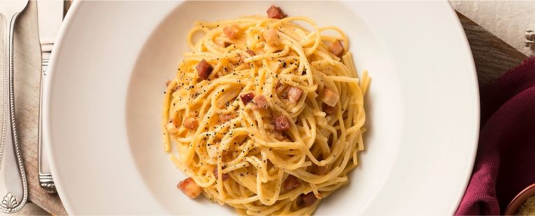 Macarrão ao molho carbonara