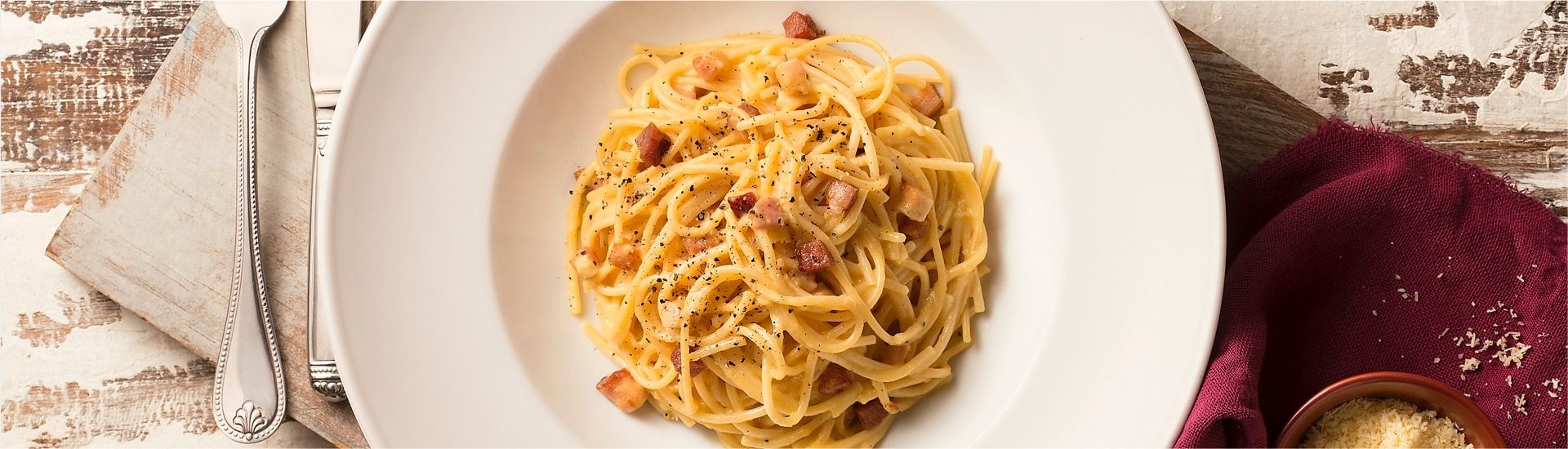 Macarrão ao molho carbonara