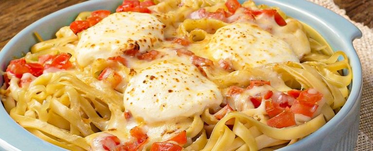 Macarrão Fettuccine ao Forno