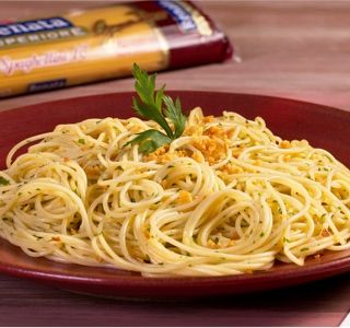 Receita Macarrão ao alho e óleo