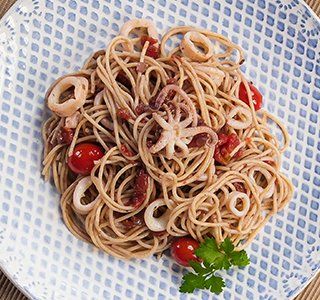 Receita Risoto de Macarrão com Lula e Tomates