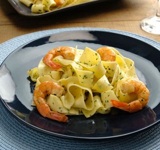 Receita Macarrão com camarão e salsa