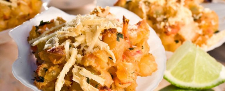 Casquinha de kani-kama com macarrão